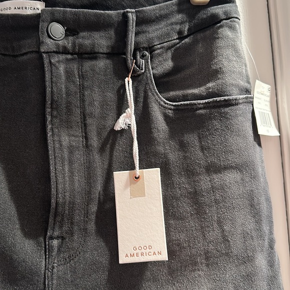 Good American skinny crop fray gray jeans. Sz 15. (12-14 US). - Picture 4 of 8